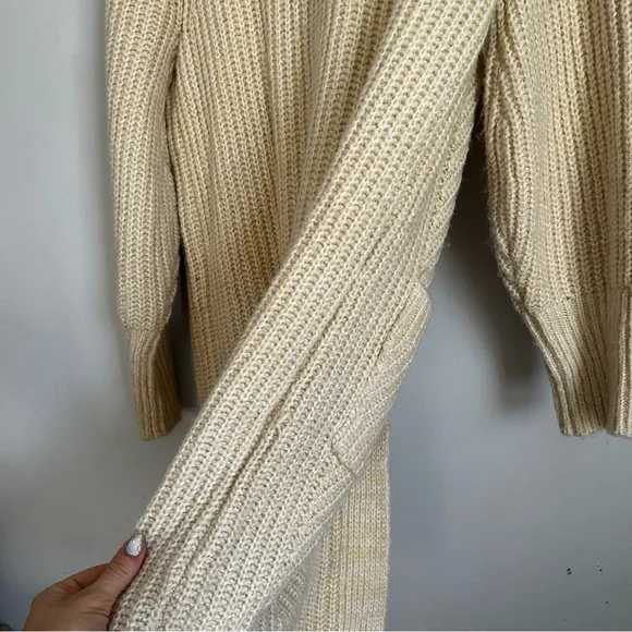 Universal Thread Cream Knit Cardigan size large winter trending oversized - Picture 6 of 10
